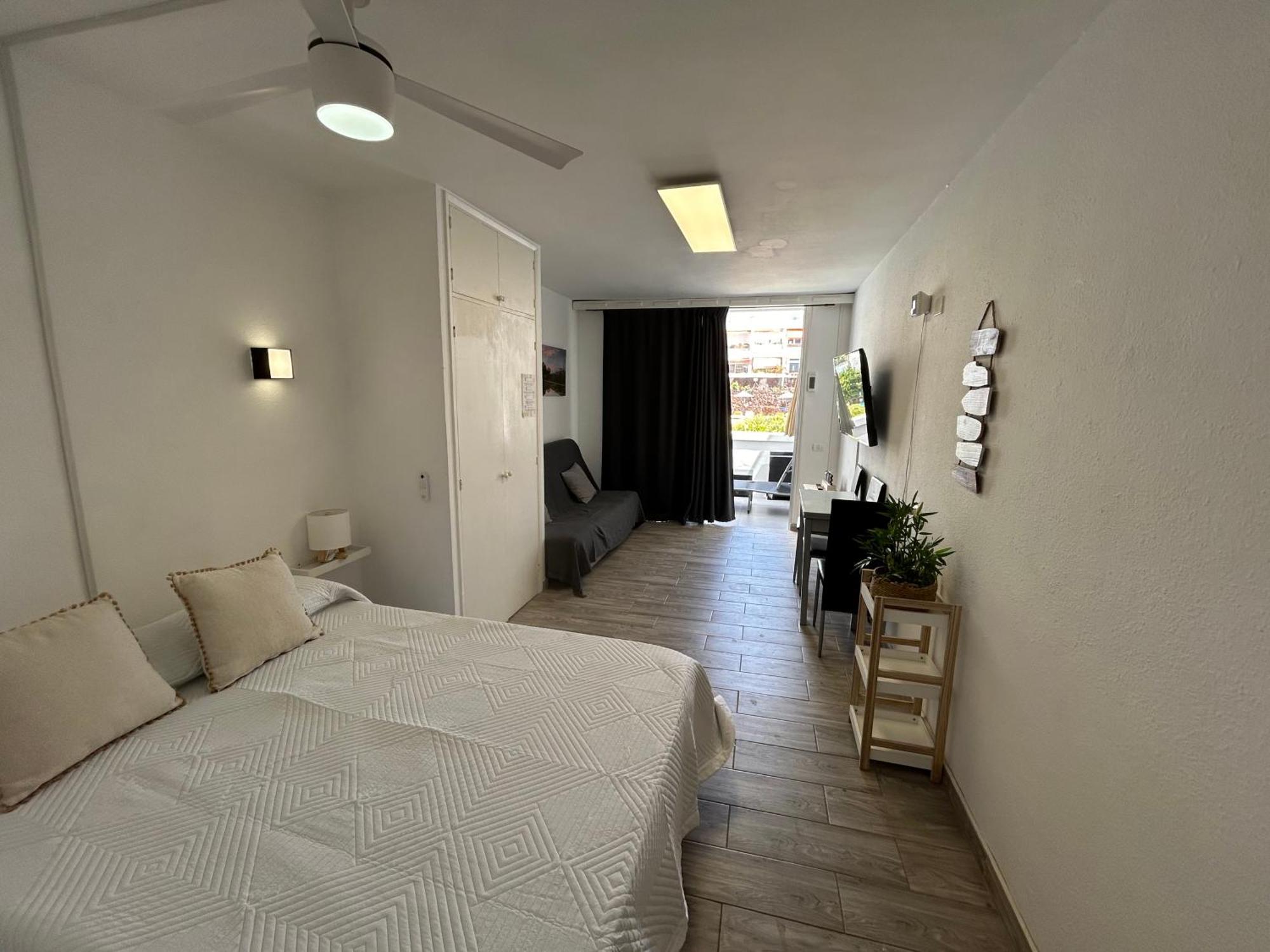 Sunny Apt With Terrace Coastal Area South Arona Arona  Bagian luar foto
